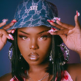 Lentes de contacto de color marrón oscuro con prescripción de Vela